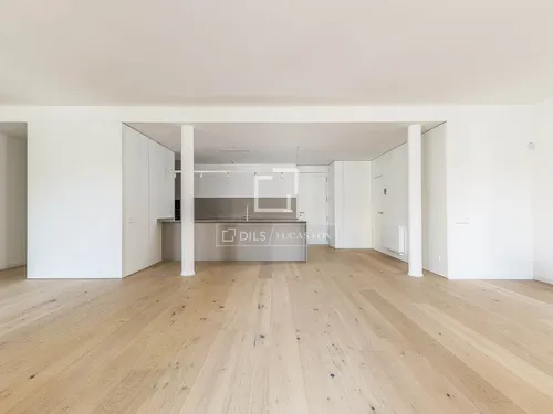 2 Bedrooms Apartment in Rambla Catalunya