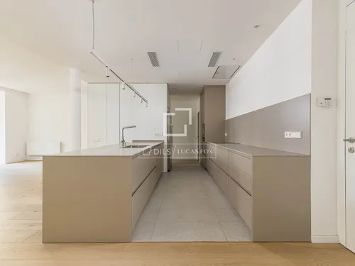 2 Bedrooms Apartment in Rambla Catalunya