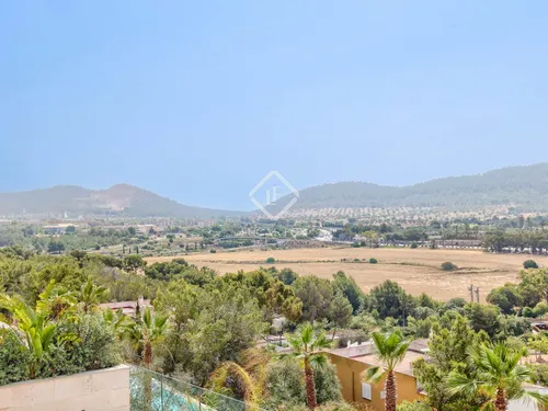 4 Bedrooms Apartment in nuno sanz