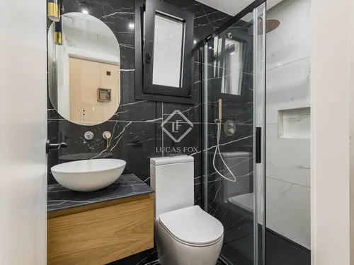 4 Bedrooms Apartment in Rosselló