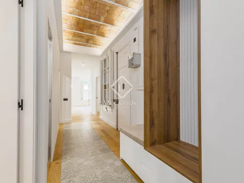 4 Bedrooms Apartment in Rosselló