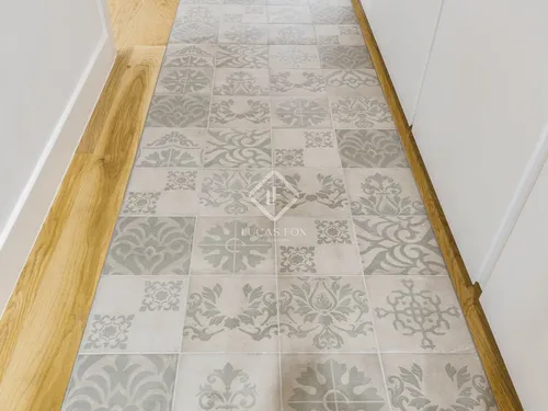 4 Bedrooms Apartment in Rosselló