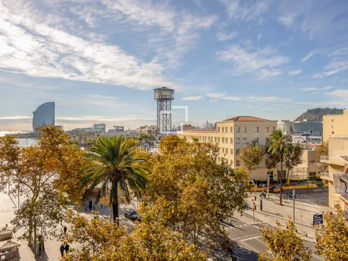 4 Bedrooms Apartment in Joan de Borbo