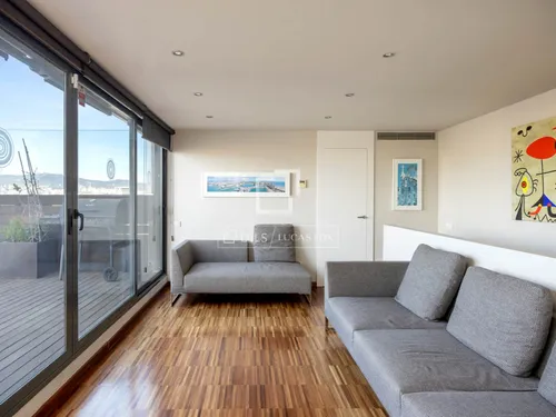 4 Bedrooms Apartment in Joan de Borbo