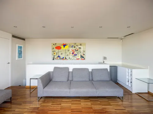 4 Bedrooms Apartment in Joan de Borbo