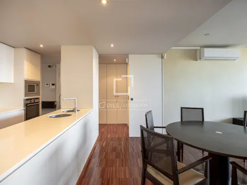 4 Bedrooms Apartment in Joan de Borbo