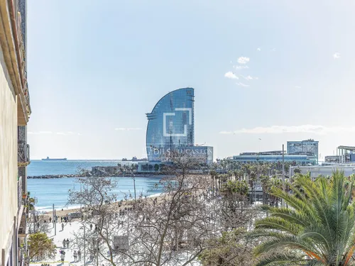 4 Bedrooms Apartment in Joan de Borbo