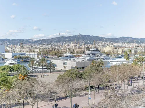 4 Bedrooms Apartment in Joan de Borbo