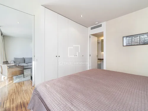 4 Bedrooms Apartment in Joan de Borbo