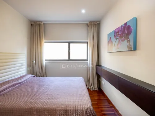 4 Bedrooms Apartment in Joan de Borbo