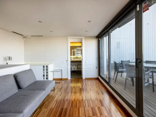 4 Bedrooms Apartment in Joan de Borbo