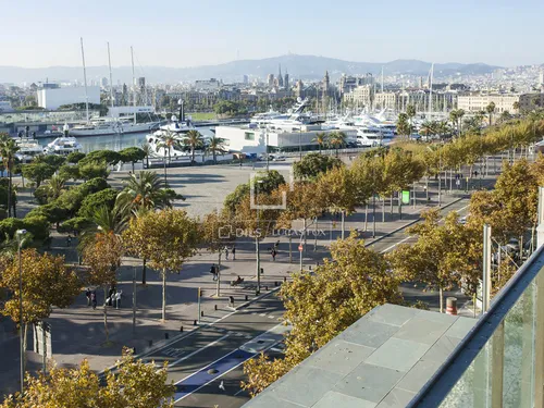 4 Bedrooms Apartment in Joan de Borbo