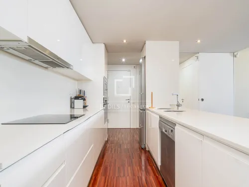 4 Bedrooms Apartment in Joan de Borbo