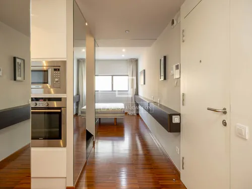 4 Bedrooms Apartment in Joan de Borbo