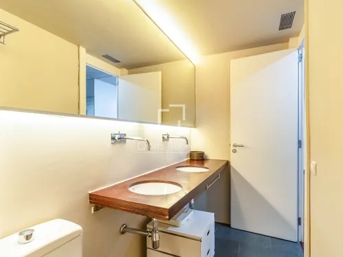 4 Bedrooms Apartment in Joan de Borbo