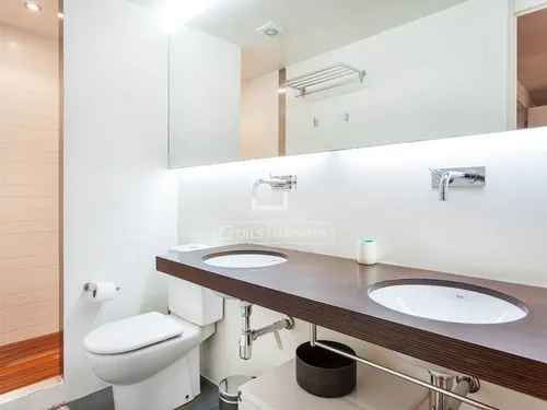 4 Bedrooms Apartment in Joan de Borbo