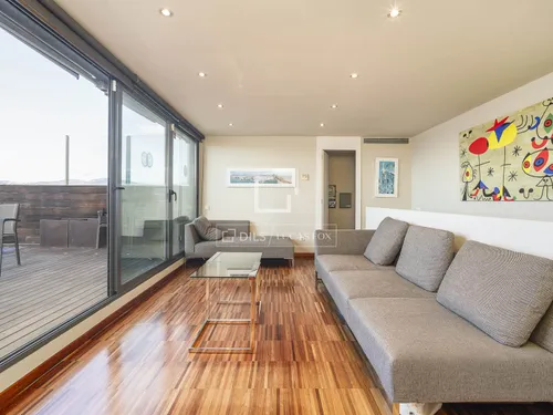 4 Bedrooms Apartment in Joan de Borbo