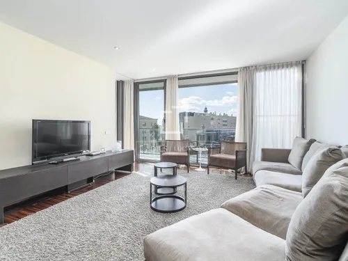 4 Bedrooms Apartment in Joan de Borbo