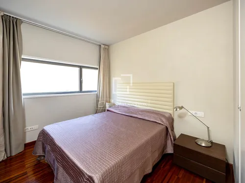 4 Bedrooms Apartment in Joan de Borbo