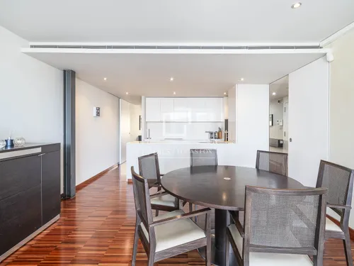 4 Bedrooms Apartment in Joan de Borbo