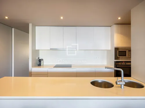 4 Bedrooms Apartment in Joan de Borbo