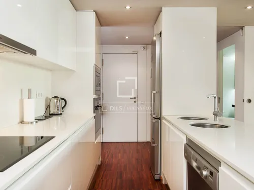 4 Bedrooms Apartment in Joan de Borbo