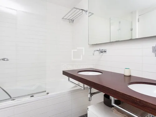 4 Bedrooms Apartment in Joan de Borbo