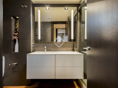 5 Bedrooms Apartment in Nena Casas