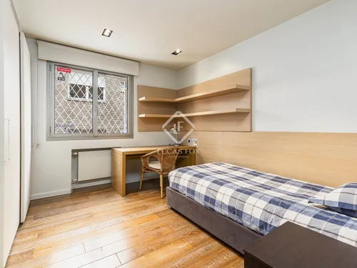 5 Bedrooms Apartment in Nena Casas