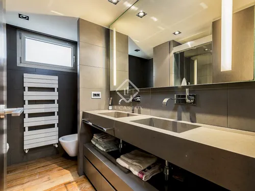 5 Bedrooms Apartment in Nena Casas