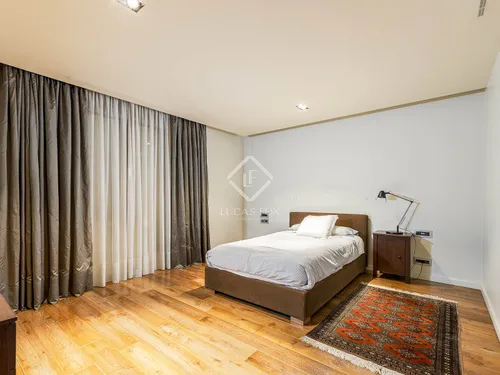 5 Bedrooms Apartment in Nena Casas
