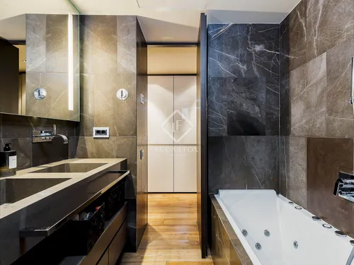 5 Bedrooms Apartment in Nena Casas