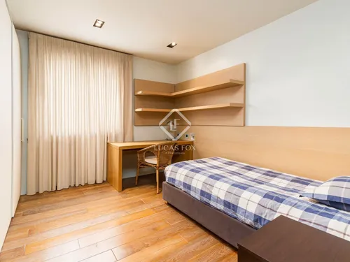 5 Bedrooms Apartment in Nena Casas