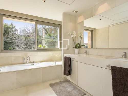 7 Bedrooms House / Villa in Abadessa Olzet