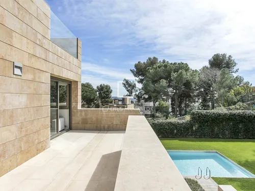 7 Bedrooms House / Villa in Abadessa Olzet