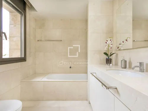 7 Bedrooms House / Villa in Abadessa Olzet