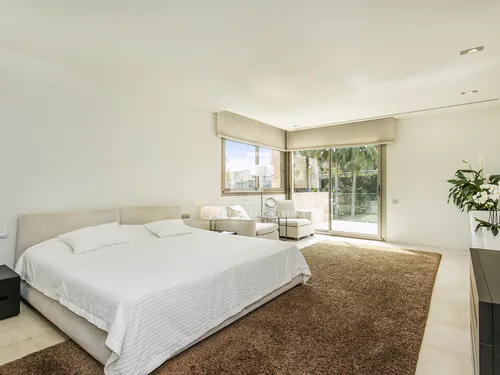 7 Bedrooms House / Villa in Abadessa Olzet