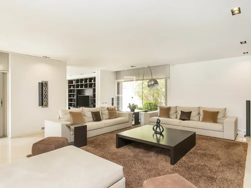 7 Bedrooms House / Villa in Abadessa Olzet