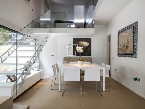 6 Bedrooms House / Villa in Avinguda Esplugues