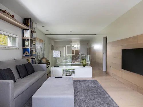 6 Bedrooms House / Villa in Avinguda Esplugues