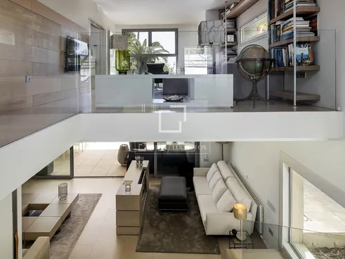 6 Bedrooms House / Villa in Avinguda Esplugues