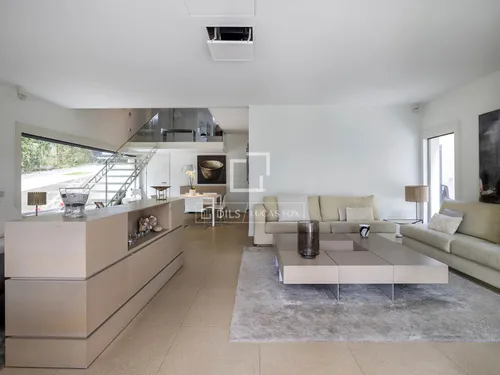 6 Bedrooms House / Villa in Avinguda Esplugues