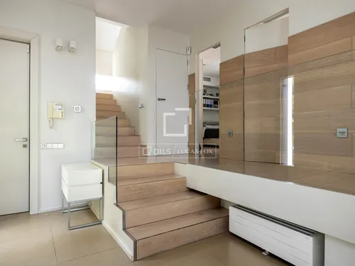 6 Bedrooms House / Villa in Avinguda Esplugues