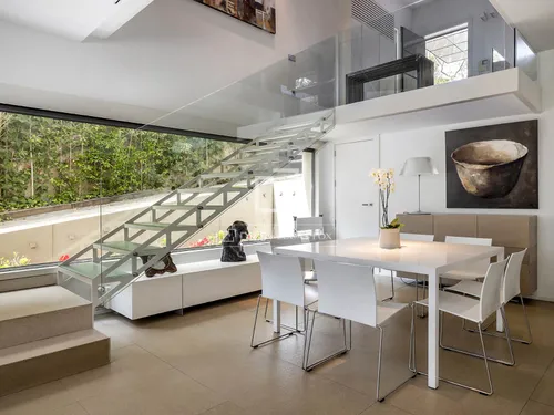 6 Bedrooms House / Villa in Avinguda Esplugues