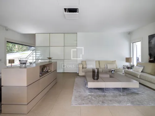 6 Bedrooms House / Villa in Avinguda Esplugues