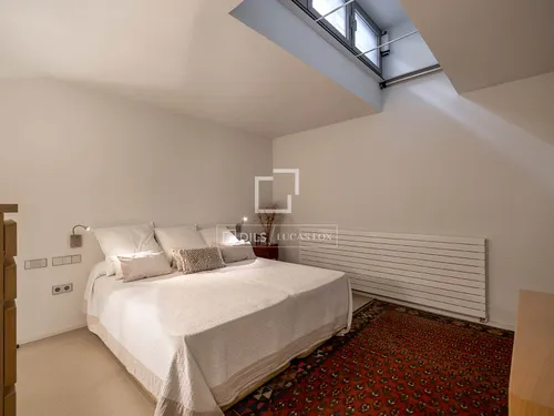 6 Bedrooms House / Villa in Avinguda Esplugues