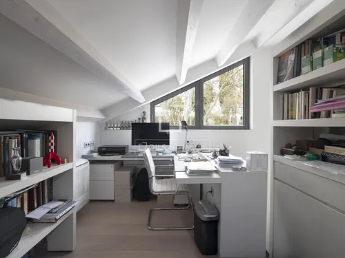 6 Bedrooms House / Villa in Avinguda Esplugues