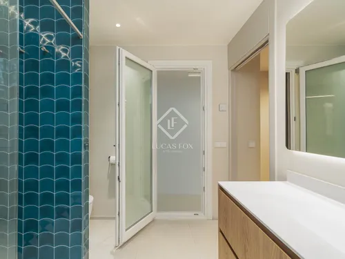 4 Bedrooms Apartment in Balmes