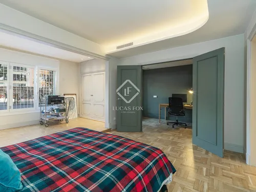 4 Bedrooms Apartment in Balmes