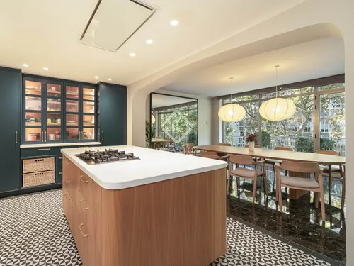 4 Bedrooms Apartment in Balmes